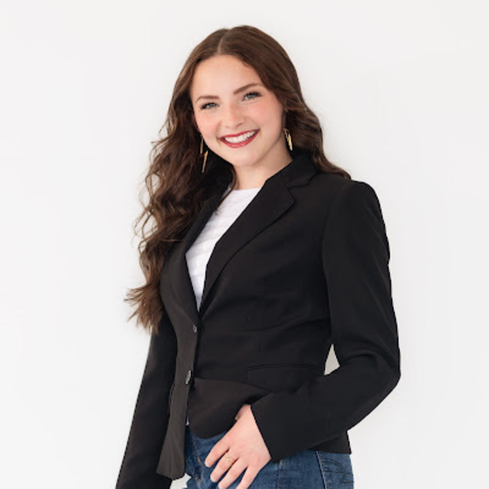 Meet your Posher, Claudia